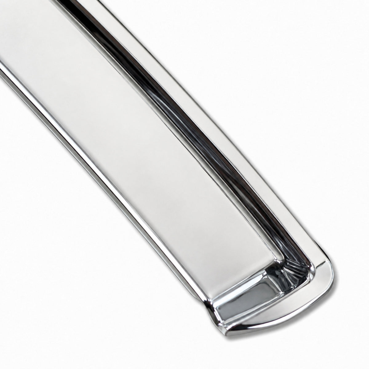 Guardalluvias para Nissan NP300 2015–2025 — Cromado — GLL027 — detalle