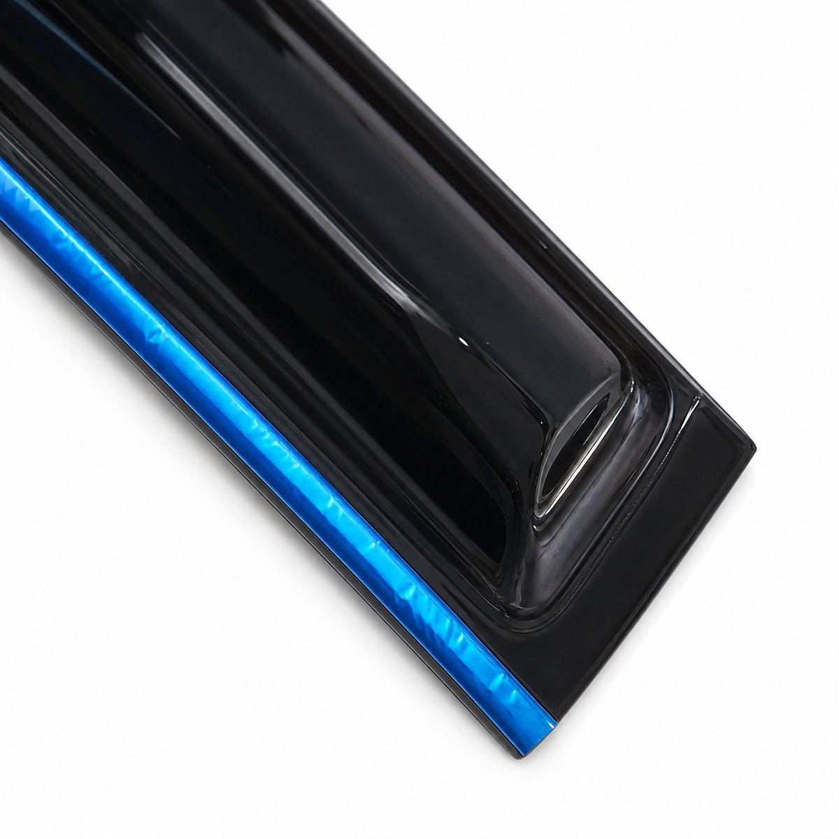 Guardalluvias para Nissan Tiida 2005–2014 — Negro con filo cromado — GLL035 — detalle
